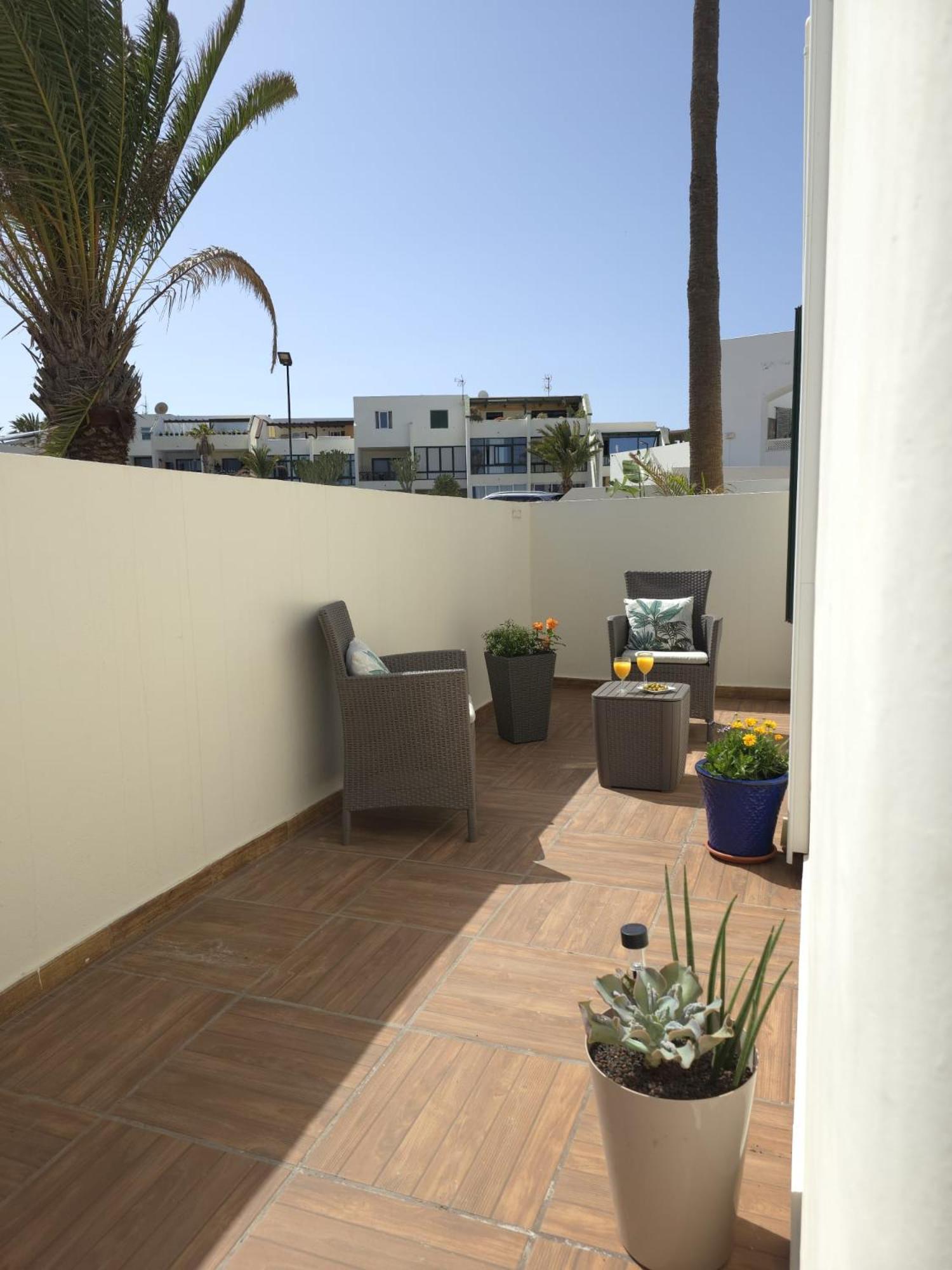 Aqua Sol - Playa Roca - Sea Front Access - Free Ac - Wifi Costa Teguise