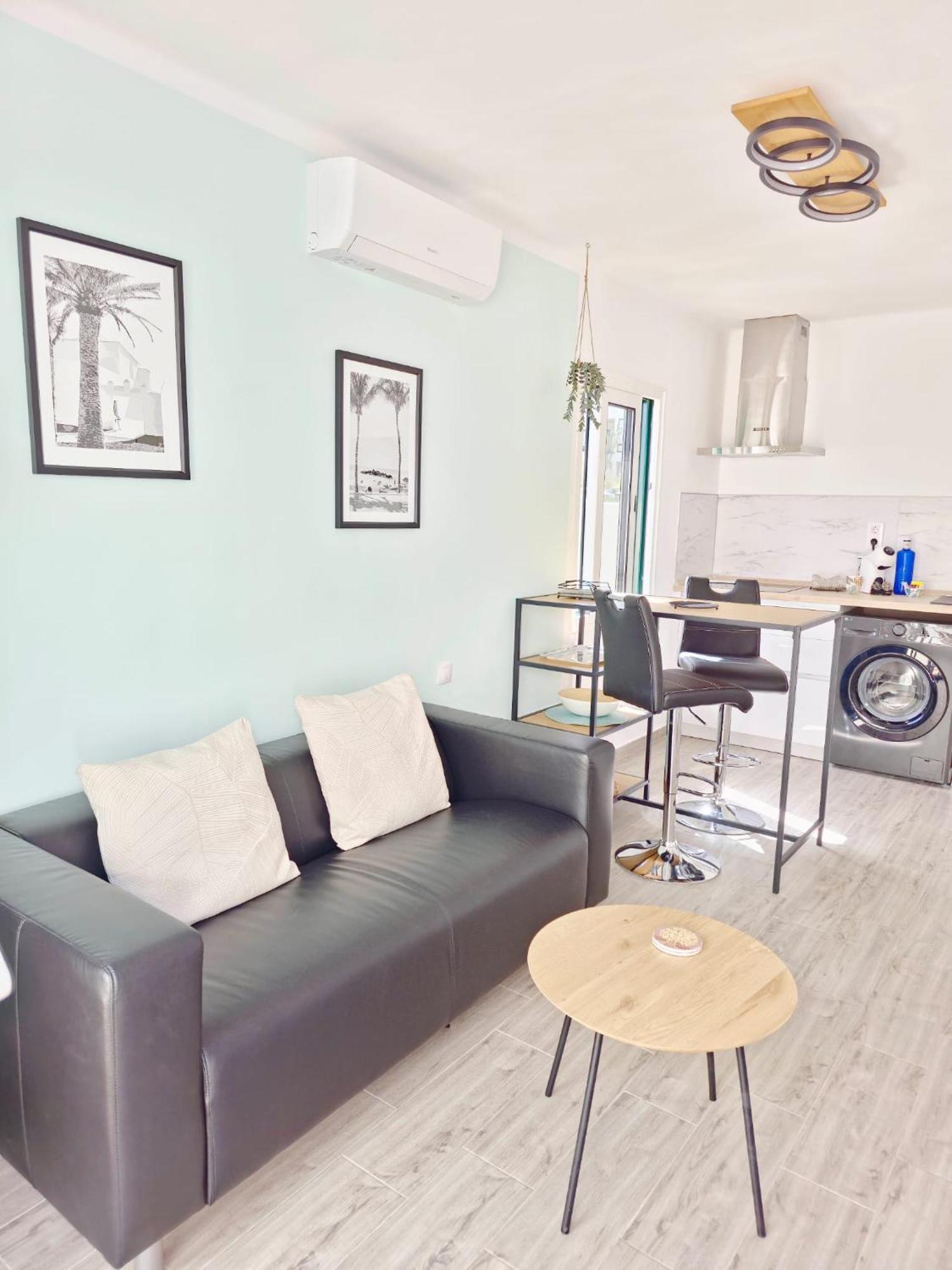 Aqua Sol - Playa Roca - Sea Front Access - Free Ac - Wifi Appartamento *