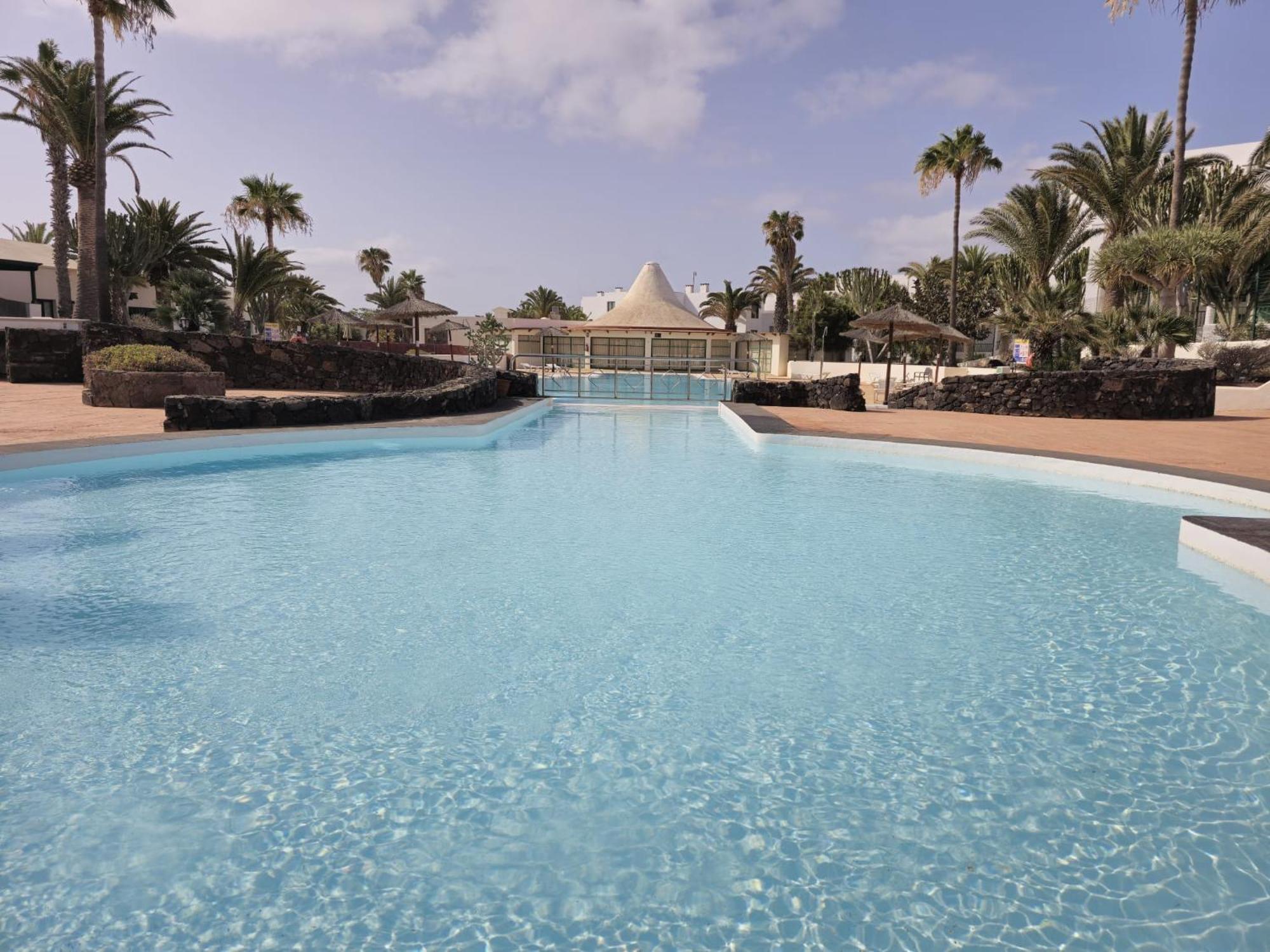 Aqua Sol - Playa Roca - Sea Front Access - Free Ac - Wifi Apartment